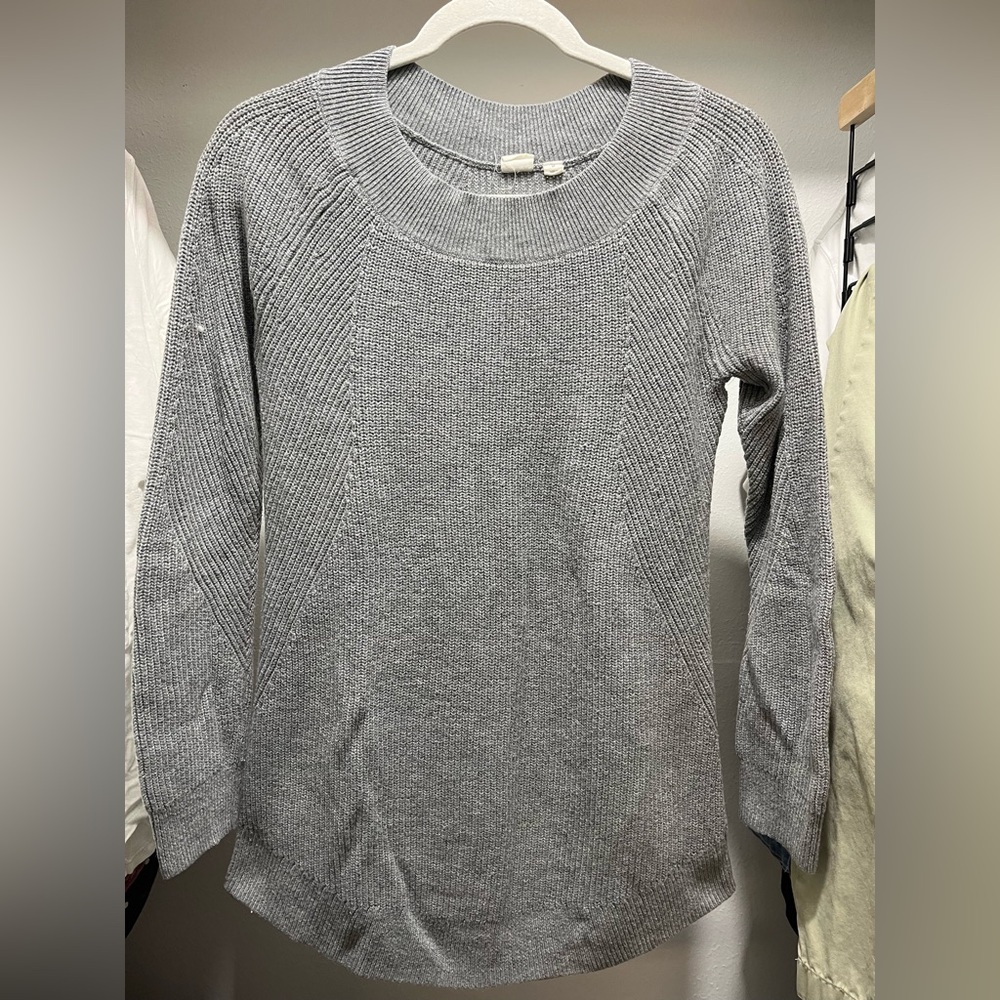 Grey GAP maternity sweater
